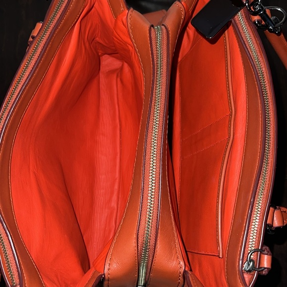 Coach bag like new condition - Picture 11 of 16